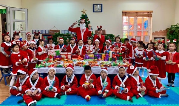 Trang phục Noel cho các em nhỏ ở Enspire