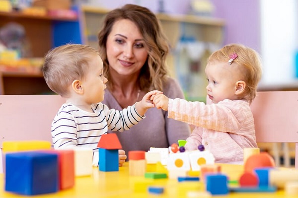 9 nguyên tắc khi ba mẹ dạy con bằng phương pháp Montessori 1