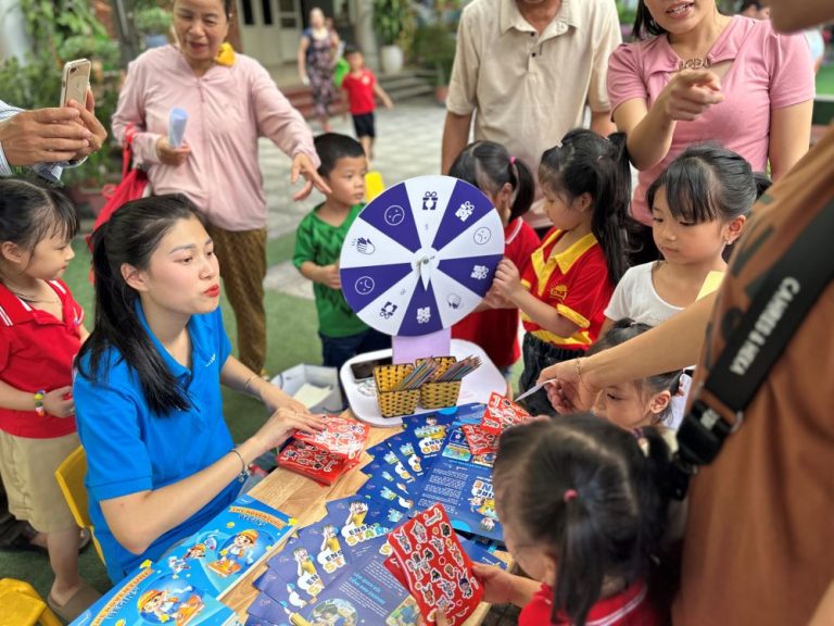 Vòng quay may mắn tại sự kiện drinks festival mn ngọc thuỵ 2