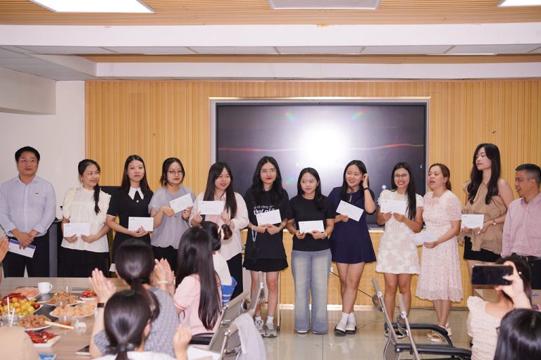 VĂN HÓA GẮN KẾT: BỮA TIỆC SINH NHẬT THÁNG 9 ẤM CÚNG 5