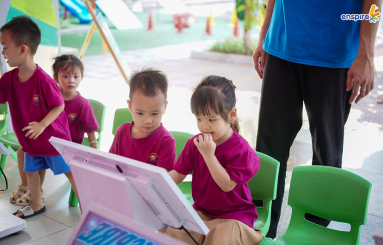 NGÀY HỘI TIẾNG ANH KỲ DIỆU TẠI TRƯỜNG MẦM NON PHÚ DIỄN A - CÙNG ENSPIRE KHÁM PHÁ THẾ GIỚI HỌC MÀ CHƠI VUI NHỘN 3