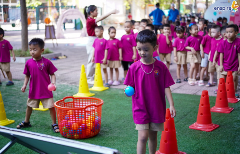 NGÀY HỘI TIẾNG ANH KỲ DIỆU TẠI TRƯỜNG MẦM NON PHÚ DIỄN A - CÙNG ENSPIRE KHÁM PHÁ THẾ GIỚI HỌC MÀ CHƠI VUI NHỘN 4