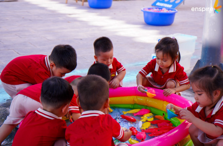🌈 LỄ HỘI NƯỚC RỰC RỠ – NGẬP TRÀN NIỀM VUI CÙNG TRUNG TÂM ANH NGỮ ENSPIRE TẠI MẦM NON TRUNG OAI! 🌈 3