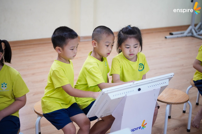 NGÀY HỘI TIẾNG ANH & CÔNG NGHỆ: MỘT NGÀY HỘI - NGÀN TRẢI NGHIỆM 3