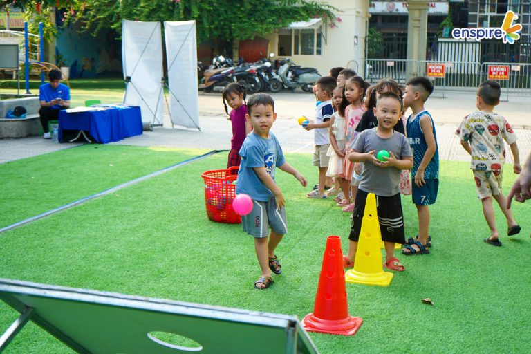 🚀 PHÁ ĐẢO THÀNH PHỐ TIẾNG ANH TẠI MN PHÚ MINH: KHI BÉ VỪA HỌC ROBOTICS, VỪA "BẮT CHUYỆN" VỚI CẢ THẾ GIỚI! 4