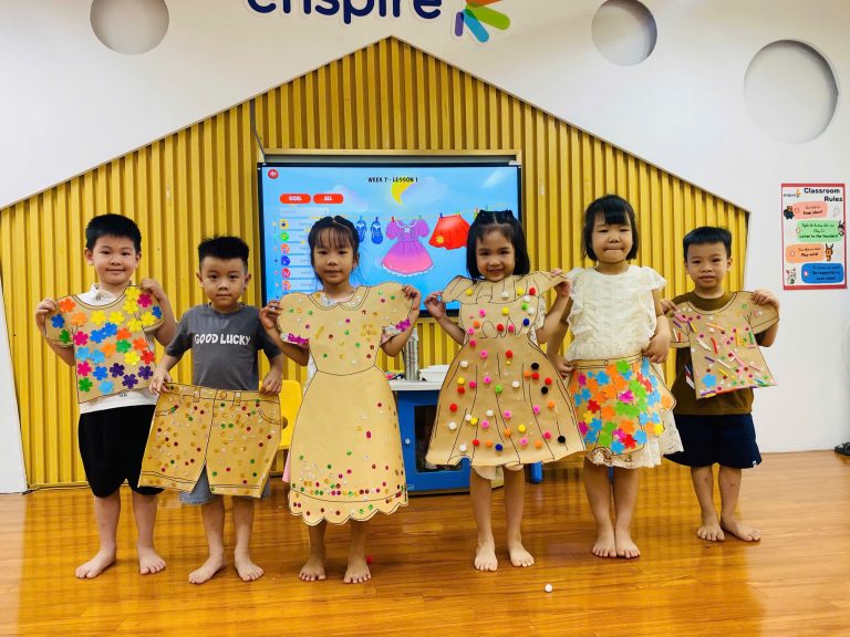🎀 TIẾT HỌC TIẾNG ANH CHỦ ĐỀ “CLOTHES” TẠI TRƯỜNG MẦM NON NGÃ TƯ SỞ 🎀 3