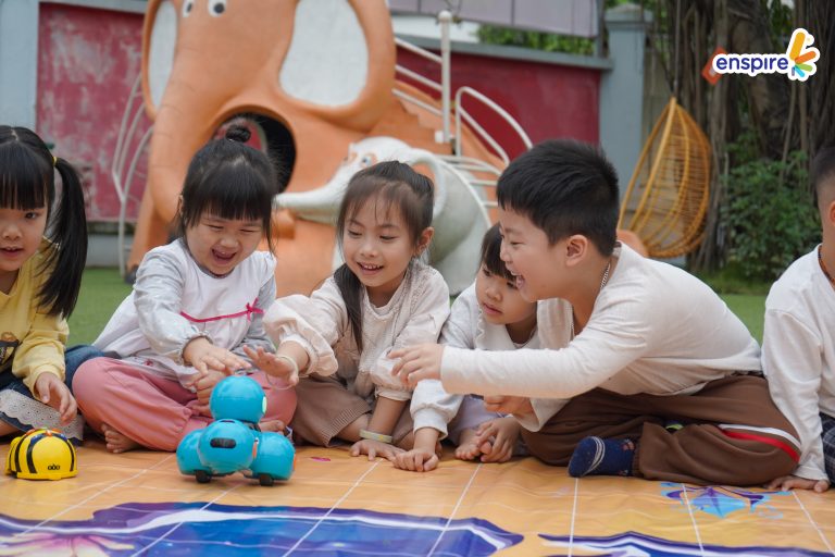 Ngày hội Tiếng Anh tại Trường Mầm non Triều Khúc – Sân chơi trải nghiệm đầy sắc màu 1