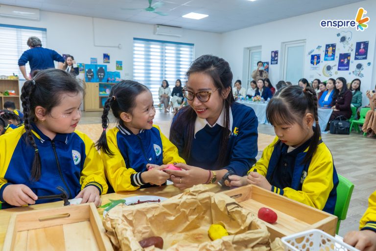 Chuyên đề Tiếng anh cho trẻ mầm non - Nền tảng cho tương lai hội nhập tại Trường mầm non Phú Minh 1