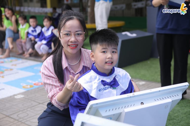 RUNG CHUÔNG VÀNG TẠI MẦM NON NGÔ THÌ NHẬM – HÀNH TRÌNH KHÁM PHÁ TRI THỨC CỦA CÁC BÉ 2 RUNG CHUÔNG VÀNG TẠI MẦM NON NGÔ THÌ NHẬM – HÀNH TRÌNH KHÁM PHÁ TRI THỨC CỦA CÁC BÉ 2