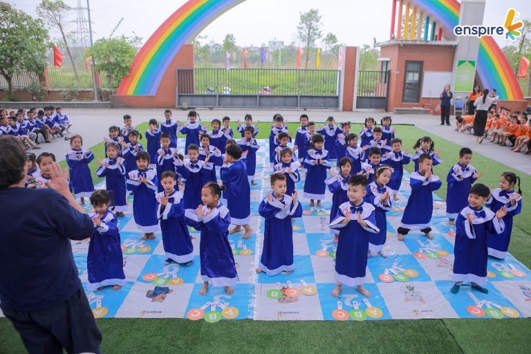 RUNG CHUÔNG VÀNG TẠI MẦM NON BẮC TỪ LIÊM – SÂN CHƠI TRÍ TUỆ ĐẦY HỨNG KHỞI CHO CÁC BÉ 3 RUNG CHUÔNG VÀNG TẠI MẦM NON BẮC TỪ LIÊM – SÂN CHƠI TRÍ TUỆ ĐẦY HỨNG KHỞI CHO CÁC BÉ 3