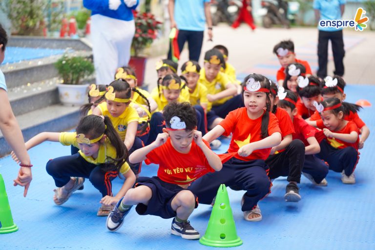 RUNG CHUÔNG VÀNG & ENGLISH FAIR TẠI TRƯỜNG TIỂU HỌC TRUNG HIỀN – SÂN CHƠI TRÍ TUỆ KẾT HỢP TRẢI NGHIỆM SÁNG TẠO 4