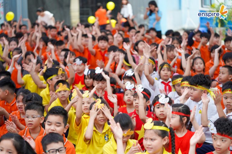 RUNG CHUÔNG VÀNG & ENGLISH FAIR TẠI TRƯỜNG TIỂU HỌC TRUNG HIỀN – SÂN CHƠI TRÍ TUỆ KẾT HỢP TRẢI NGHIỆM SÁNG TẠO 1