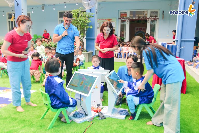 CUỘC THI RUNG CHUÔNG VÀNG TẠI TRƯỜNG MẦM NON 10/10 2 CUỘC THI RUNG CHUÔNG VÀNG TẠI TRƯỜNG MẦM NON 10/10 2