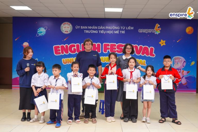 CHƯƠNG TRÌNH “GIAO LƯU SÂN KHẤU TIẾNG ANH” TRƯỜNG TIỂU HỌC MỄ TRÌ 6 CHƯƠNG TRÌNH “GIAO LƯU SÂN KHẤU TIẾNG ANH” TRƯỜNG TIỂU HỌC MỄ TRÌ 6