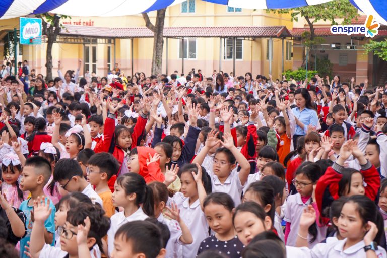 CHƯƠNG TRÌNH “GIAO LƯU SÂN KHẤU TIẾNG ANH” TRƯỜNG TIỂU HỌC MỄ TRÌ 4 CHƯƠNG TRÌNH “GIAO LƯU SÂN KHẤU TIẾNG ANH” TRƯỜNG TIỂU HỌC MỄ TRÌ 4