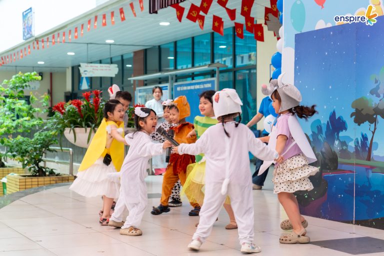 NGÀY HỘI TIẾNG ANH CÔNG NGHỆ – SÂN CHƠI TRẢI NGHIỆM ĐẦY CẢM HỨNG TẠI TRƯỜNG MẦM NON HOA SEN 1 NGÀY HỘI TIẾNG ANH CÔNG NGHỆ – SÂN CHƠI TRẢI NGHIỆM ĐẦY CẢM HỨNG TẠI TRƯỜNG MẦM NON HOA SEN 1