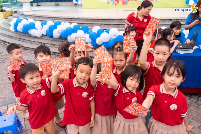 NGÀY HỘI TIẾNG ANH CÔNG NGHỆ – SÂN CHƠI TRẢI NGHIỆM ĐẦY CẢM HỨNG TẠI TRƯỜNG MẦM NON HOA SEN 6 NGÀY HỘI TIẾNG ANH CÔNG NGHỆ – SÂN CHƠI TRẢI NGHIỆM ĐẦY CẢM HỨNG TẠI TRƯỜNG MẦM NON HOA SEN 6