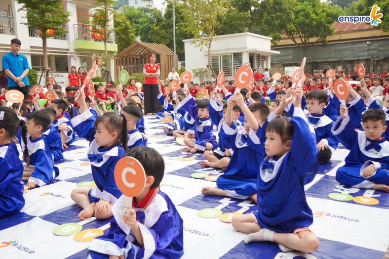 RUNG CHUÔNG VÀNG TIẾNG ANH CÙNG ENSPIRE 2026 – SÂN CHƠI HỌC THUẬT HIỆN ĐẠI DÀNH CHO TRẺ MẦM NON 2 RUNG CHUÔNG VÀNG TIẾNG ANH CÙNG ENSPIRE 2026 – SÂN CHƠI HỌC THUẬT HIỆN ĐẠI DÀNH CHO TRẺ MẦM NON 2