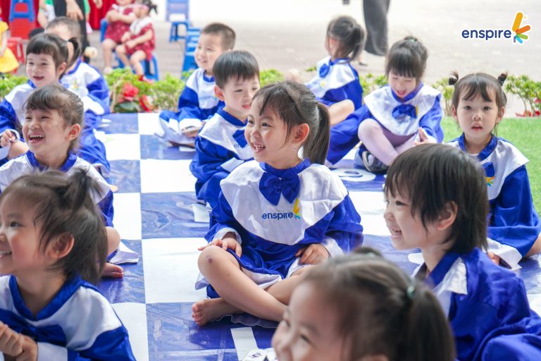 ENSPIRE ENGLISH GOLDEN BELL – HÀNH TRÌNH TỎA SÁNG CỦA NHỮNG NHÀ VÔ ĐỊCH NHÍ TẠI TRƯỜNG MẦM NON HOA SEN 3 ENSPIRE ENGLISH GOLDEN BELL – HÀNH TRÌNH TỎA SÁNG CỦA NHỮNG NHÀ VÔ ĐỊCH NHÍ TẠI TRƯỜNG MẦM NON HOA SEN 3