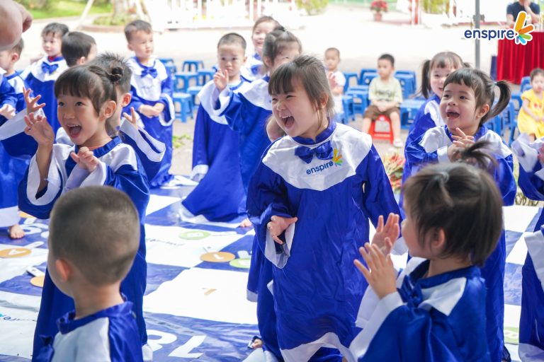 ENSPIRE ENGLISH GOLDEN BELL – HÀNH TRÌNH TỎA SÁNG CỦA NHỮNG NHÀ VÔ ĐỊCH NHÍ TẠI TRƯỜNG MẦM NON HOA SEN 1 ENSPIRE ENGLISH GOLDEN BELL – HÀNH TRÌNH TỎA SÁNG CỦA NHỮNG NHÀ VÔ ĐỊCH NHÍ TẠI TRƯỜNG MẦM NON HOA SEN 1