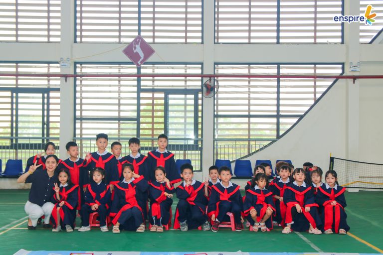 RUNG CHUÔNG VÀNG TIẾNG ANH – BÙNG NỔ SÂN CHƠI TRÍ TUỆ TẠI TRƯỜNG TIỂU HỌC ĐÀO DUY TÙNG 1 RUNG CHUÔNG VÀNG TIẾNG ANH – BÙNG NỔ SÂN CHƠI TRÍ TUỆ TẠI TRƯỜNG TIỂU HỌC ĐÀO DUY TÙNG 1