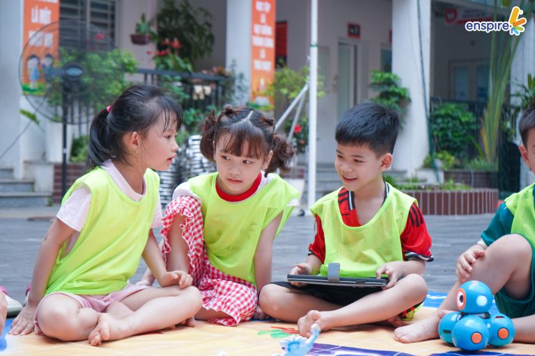 NGÀY HỘI TRẢI NGHIỆM TIẾNG ANH – ENGLISH FESTIVAL TẠI TRƯỜNG TIỂU HỌC QUỲNH MAI 3