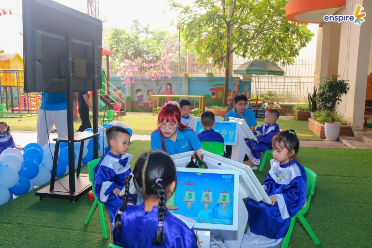 KHƠI DẬY NIỀM ĐAM MÊ HỌC TẬP QUA CHƯƠNG TRÌNH TIẾNG ANH TRẢI NGHIỆM RUNG CHUÔNG VÀNG TẠI TRƯỜNG MẦM NON YÊN NGHĨA 117