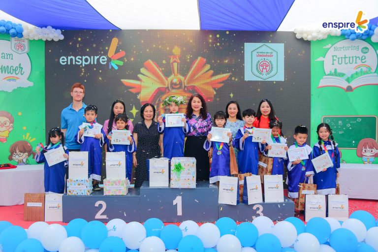 Khoảnh khắc vinh danh tại rung chuông vàng Enspire 