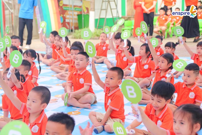 RUNG CHUÔNG VÀNG ENSPIRE 2026 TẠI TRƯỜNG MẦM NON LOMONOXOP MỄ TRÌ – KHI SỰ TỰ TIN CỦA TRẺ ĐƯỢC NUÔI DƯỠNG TỪ NHỮNG ĐIỀU GIẢN DỊ 1