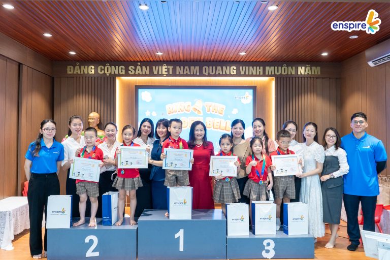 Khoảnh khắc vinh danh đầy tự hào tại Tỏa sáng tài năng tiếng Anh cùng Enspire 