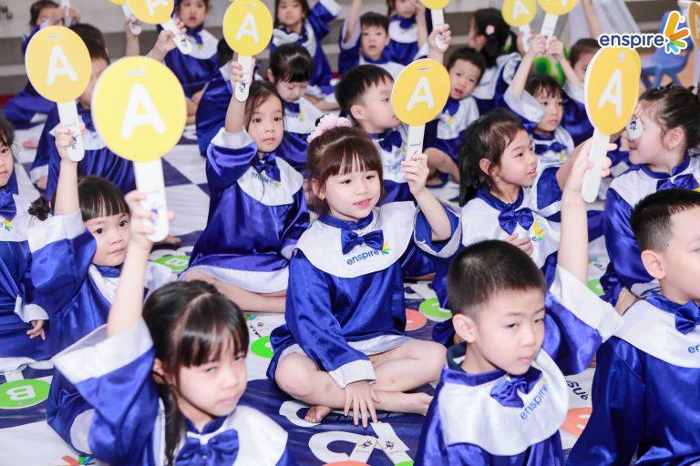 Không khí thi đua sôi nổi tại cuộc thi Rung chuông vàng cùng Enspire 2026