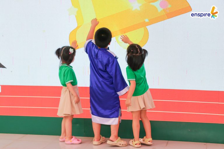 Rung Chuông Vàng Mầm non Mai Dịch 2026 – Hoạt động tiếng Anh bổ ích cho trẻ mầm non 3
