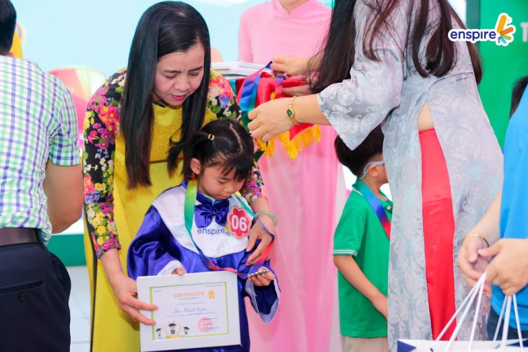 Rung Chuông Vàng Mầm non Mai Dịch 2026 – Hoạt động tiếng Anh bổ ích cho trẻ mầm non 4