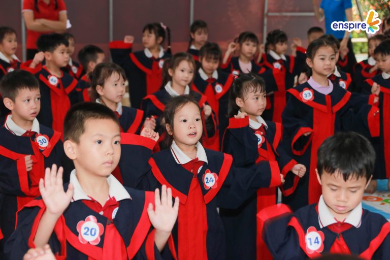 RUNG CHUÔNG VÀNG 2026 TẠI TRƯỜNG MẦM NON NAM TRUNG YÊN – SÂN CHƠI TIẾNG ANH VÔ CÙNG Ý NGHĨA CHO TRẺ MẦM NON 2 RUNG CHUÔNG VÀNG 2026 TẠI TRƯỜNG MẦM NON NAM TRUNG YÊN – SÂN CHƠI TIẾNG ANH VÔ CÙNG Ý NGHĨA CHO TRẺ MẦM NON 2