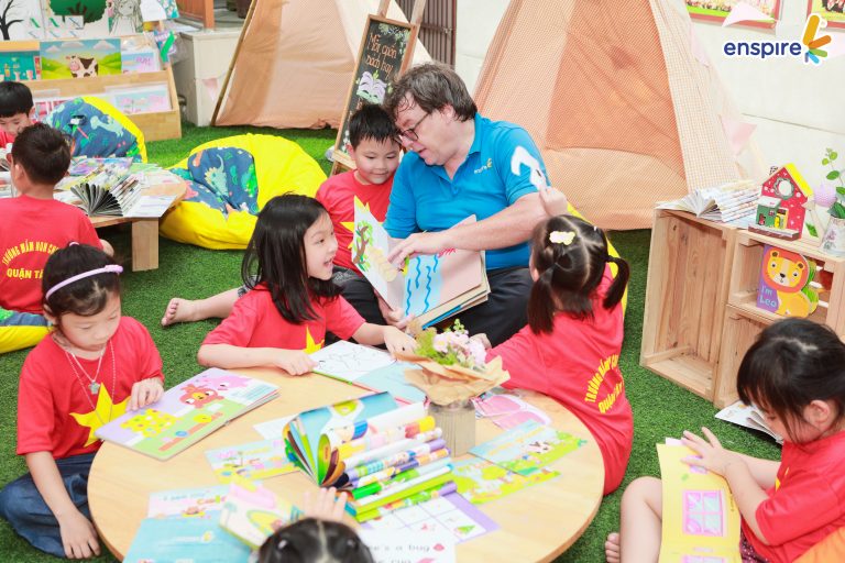 NGÀY HỘI SÁCH & RUNG CHUÔNG VÀNG TẠI MẦM NON CHU VĂN AN 1 NGÀY HỘI SÁCH & RUNG CHUÔNG VÀNG TẠI MẦM NON CHU VĂN AN 2