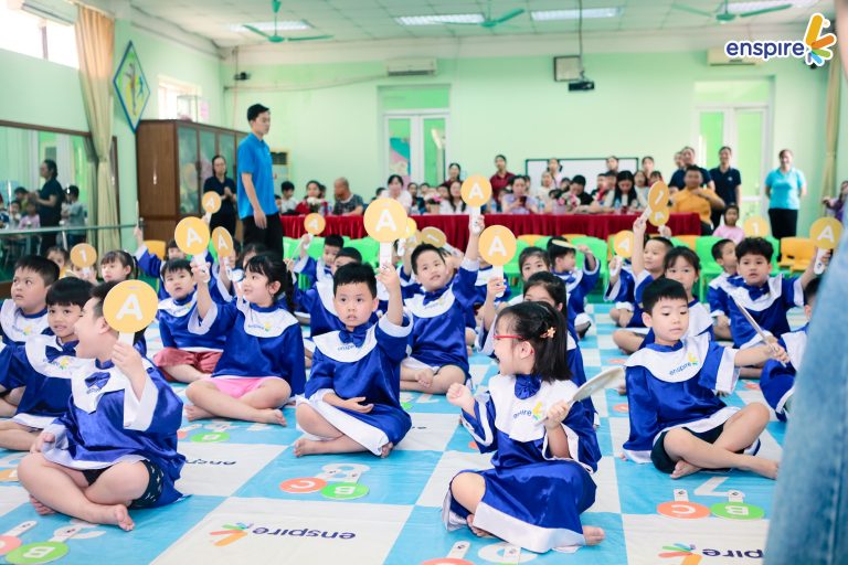 RUNG CHUÔNG VÀNG & NGÀY HỘI TIẾNG ANH ENSPIRE 2026 TẠI TRƯỜNG MẦM NON TRUNG HÒA: MỘT NGÀY HỘI – MUÔN VÀN TRẢI NGHIỆM 1 RUNG CHUÔNG VÀNG & NGÀY HỘI TIẾNG ANH ENSPIRE 2026 TẠI TRƯỜNG MẦM NON TRUNG HÒA: MỘT NGÀY HỘI – MUÔN VÀN TRẢI NGHIỆM 1