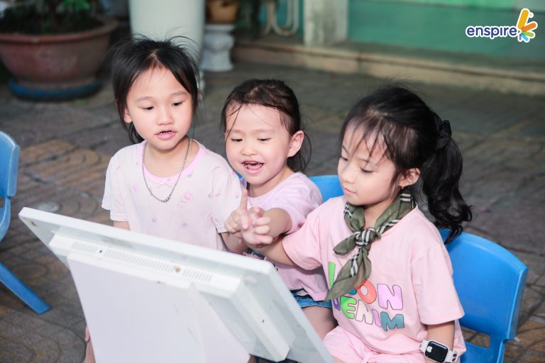 RUNG CHUÔNG VÀNG & NGÀY HỘI TIẾNG ANH ENSPIRE 2026 TẠI TRƯỜNG MẦM NON TRUNG HÒA: MỘT NGÀY HỘI – MUÔN VÀN TRẢI NGHIỆM 3 RUNG CHUÔNG VÀNG & NGÀY HỘI TIẾNG ANH ENSPIRE 2026 TẠI TRƯỜNG MẦM NON TRUNG HÒA: MỘT NGÀY HỘI – MUÔN VÀN TRẢI NGHIỆM 3